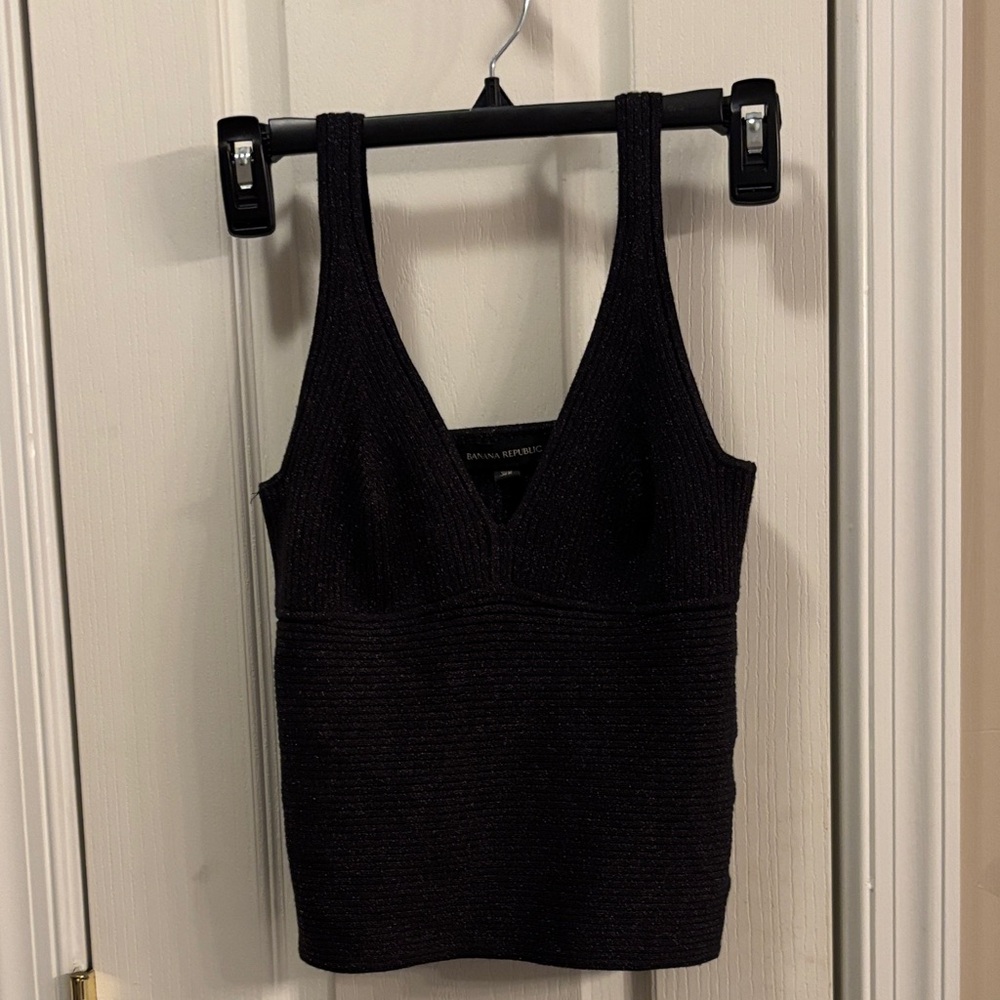 Banana Republic Black metallic  Knit V-Neck Tank size XS